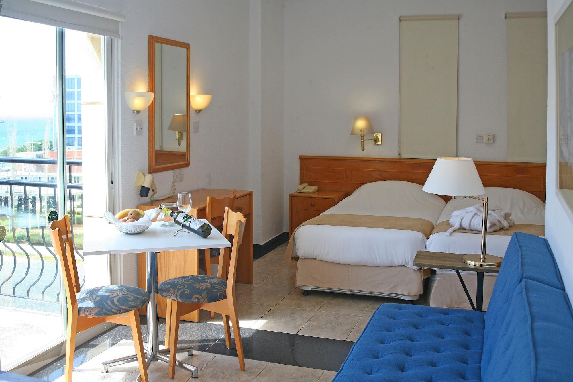 Chrielka Aparthotel 3*