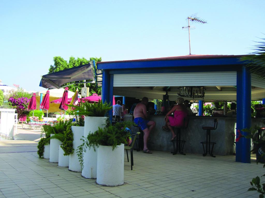 Crown Elamaris Aparthotel