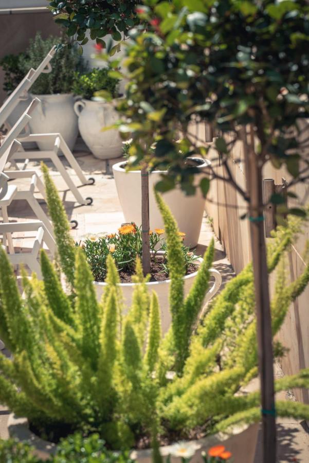 Chrielka Aparthotel 3*