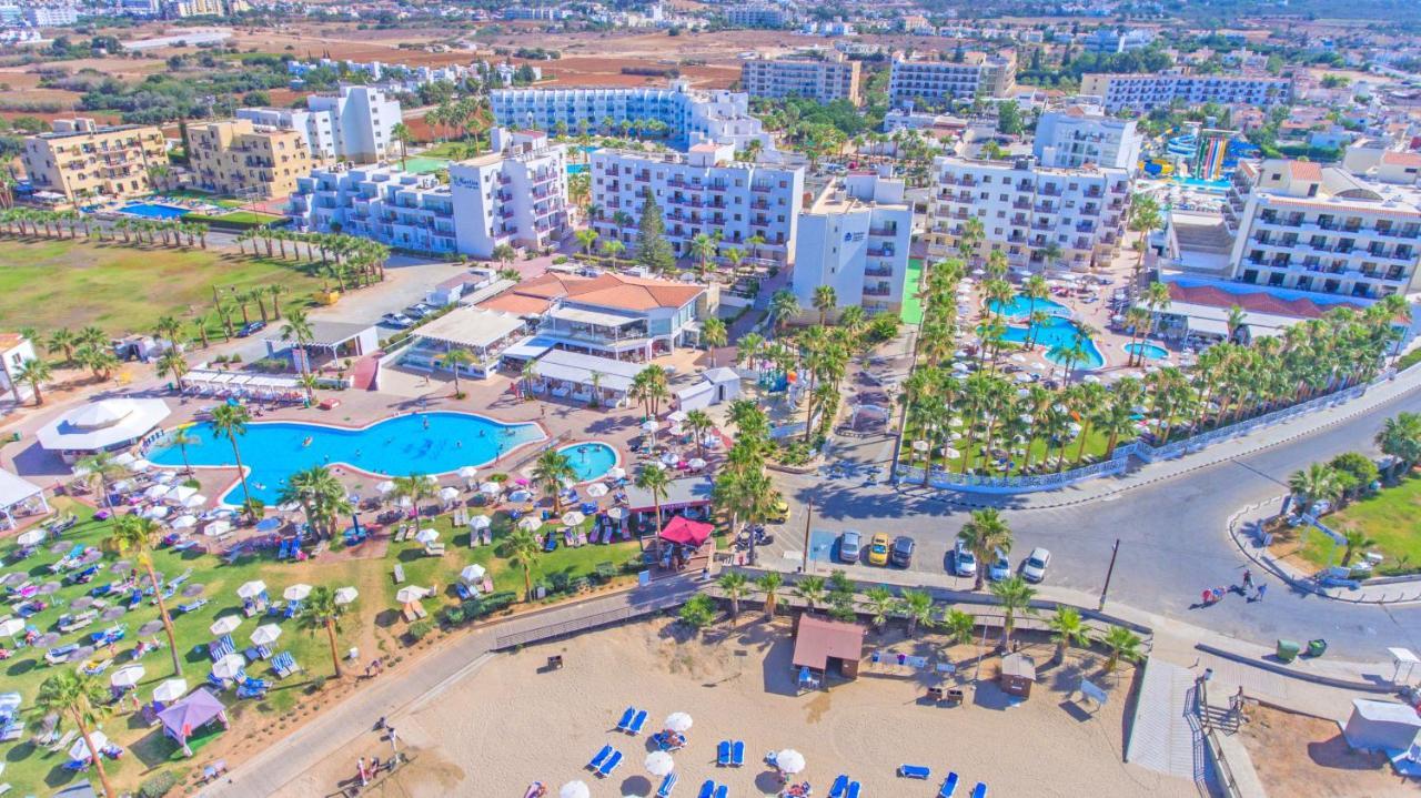 Anastasia Waterpark Hotel 4*