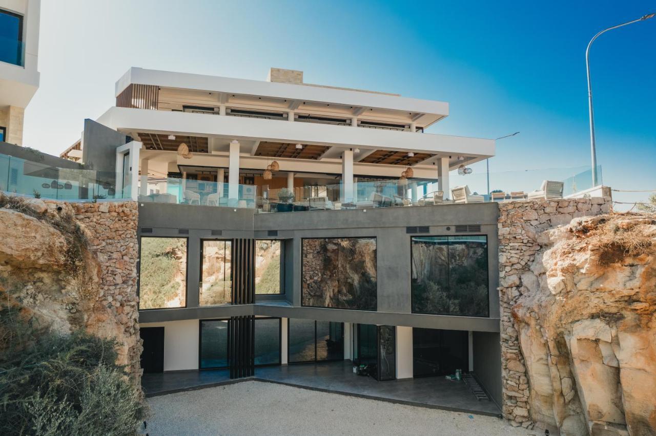 Villa Periyiali Konnos *