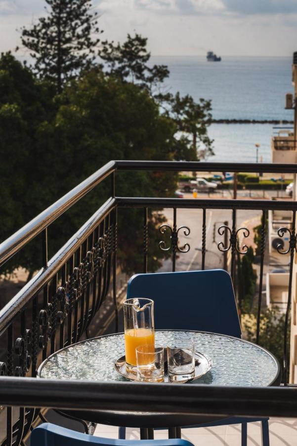 Aparthotel Chrielka Limasol