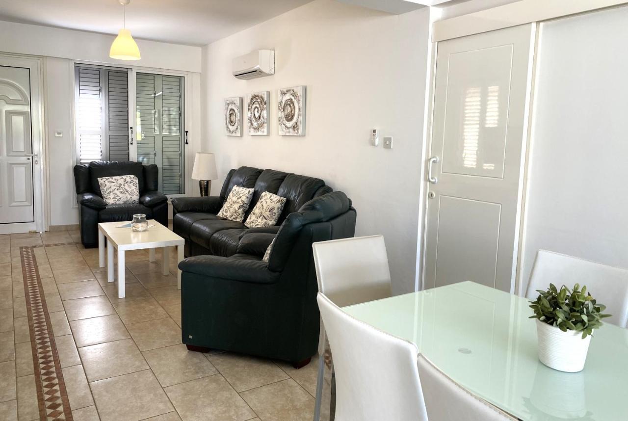 Kalamies Villas *