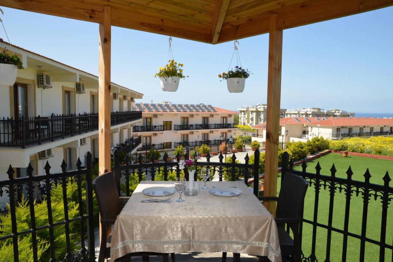 Riverside Garden & Suna's Club 4* Krini
