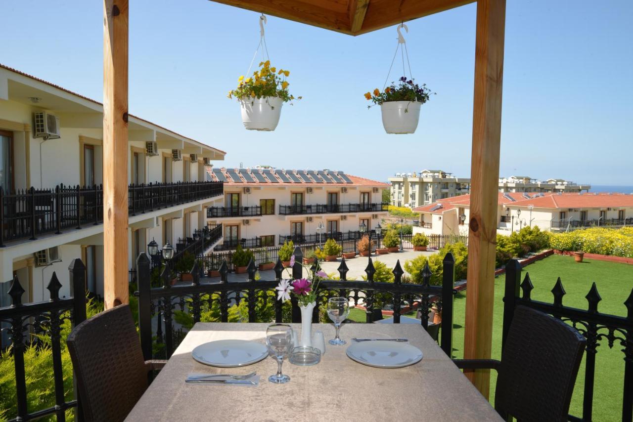 Riverside Garden & Suna's Club 4* Krini
