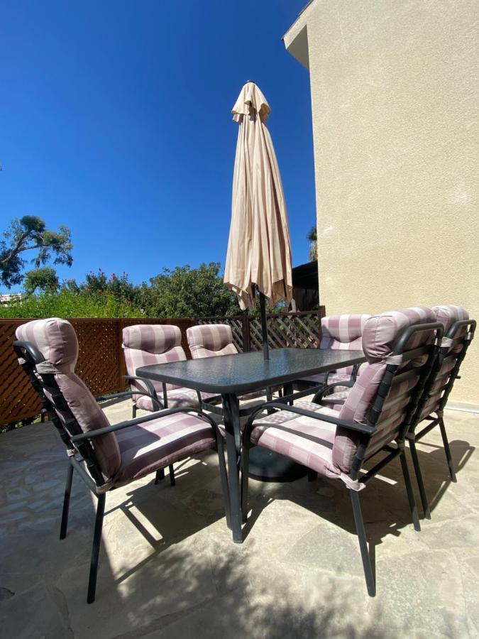 Appartement Corner Townhouse In Regina Gardens, *