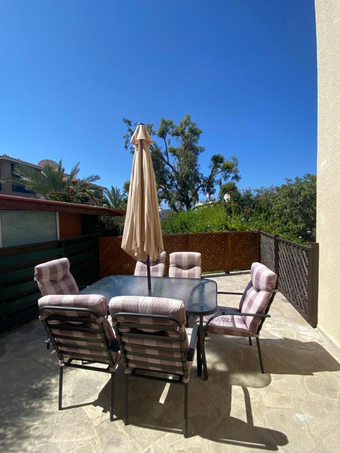 Corner Townhouse In Regina Gardens, Appartement Paphos