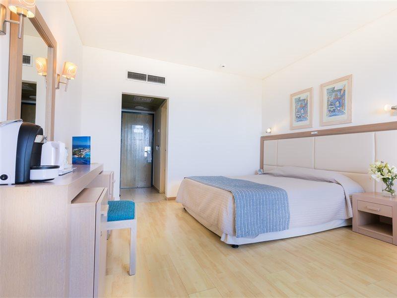 Golden Coast 4*
