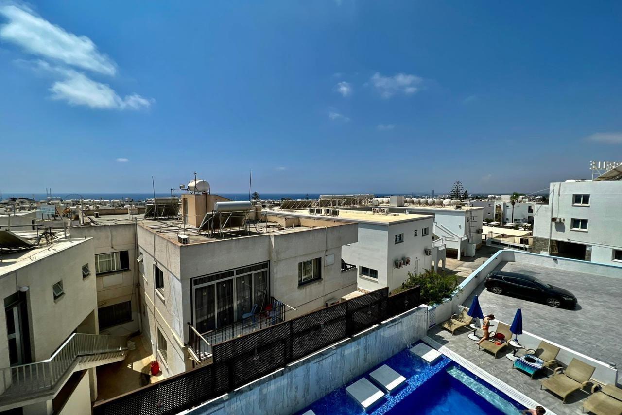 Sunny Blue Hotel