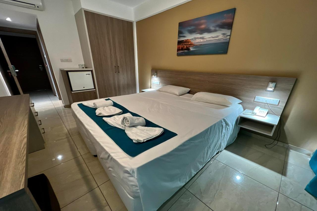 Sunny Blue Hotel 3*