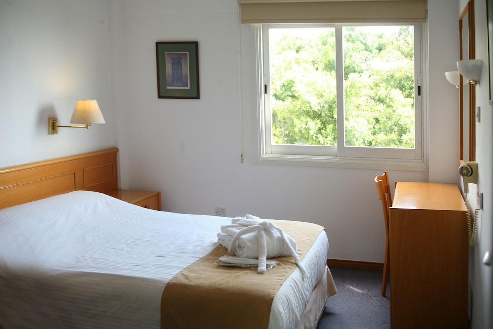 Chrielka Aparthotel