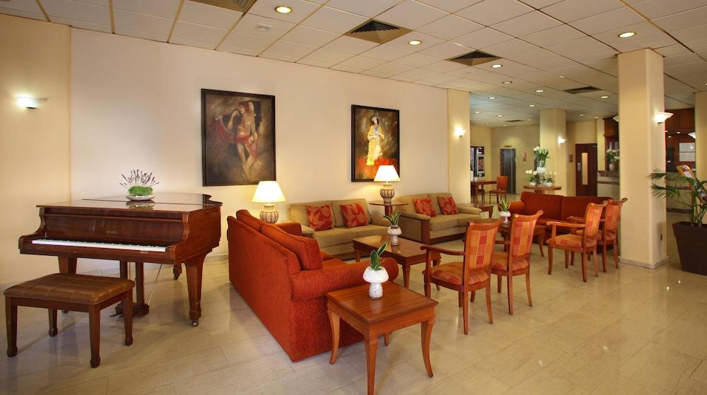 Hotel Odysseia Kapetanios 4*