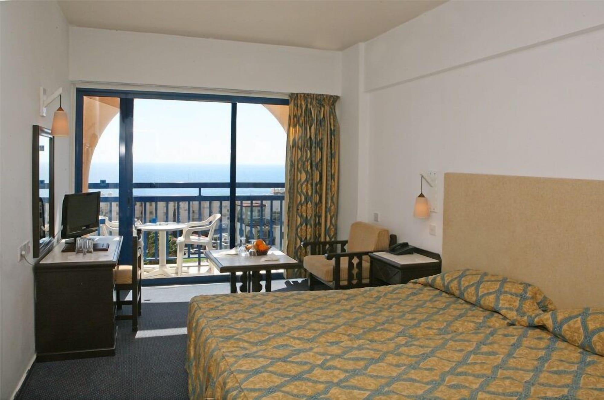 Navarria Blue Hotel Limassol