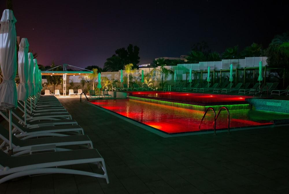 Vangelis Hotel&suites