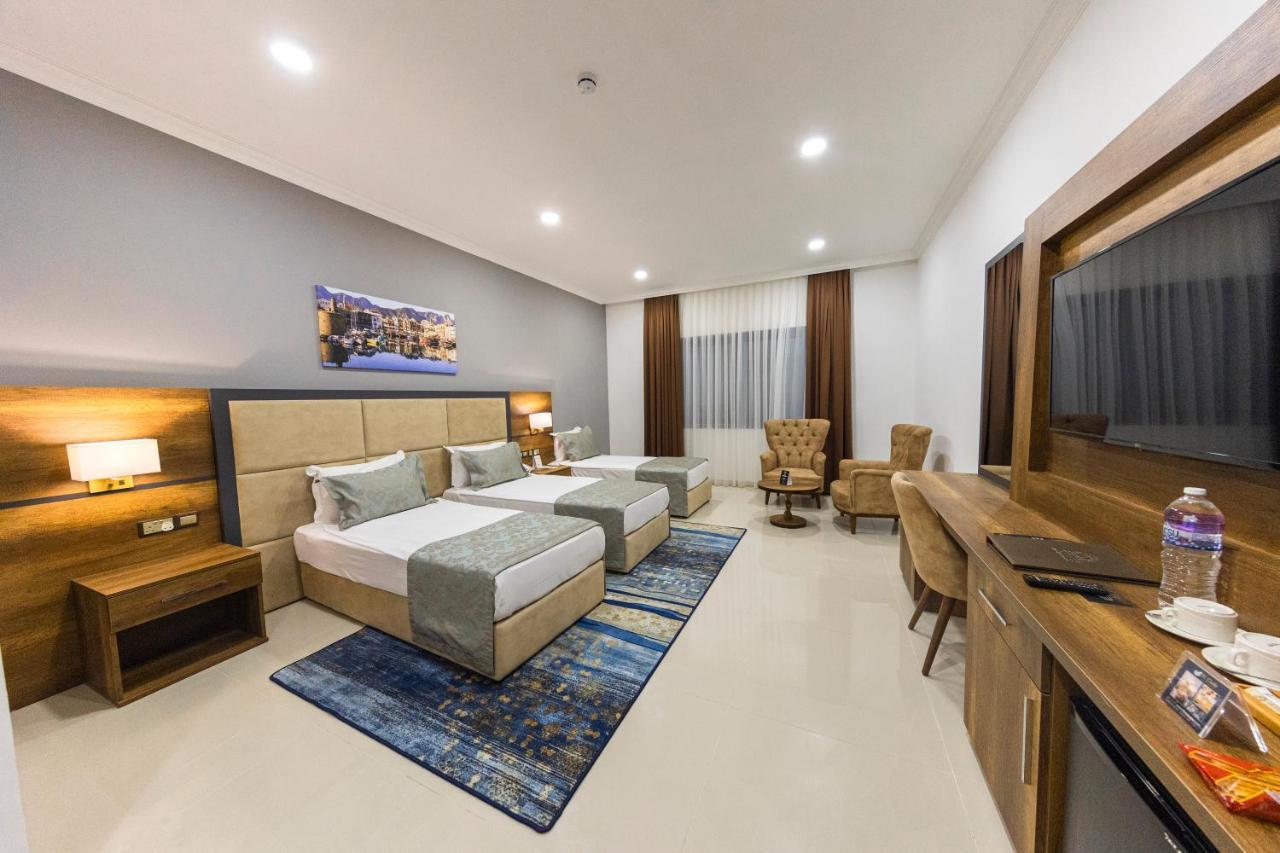Mc Palace & Convention Hotel