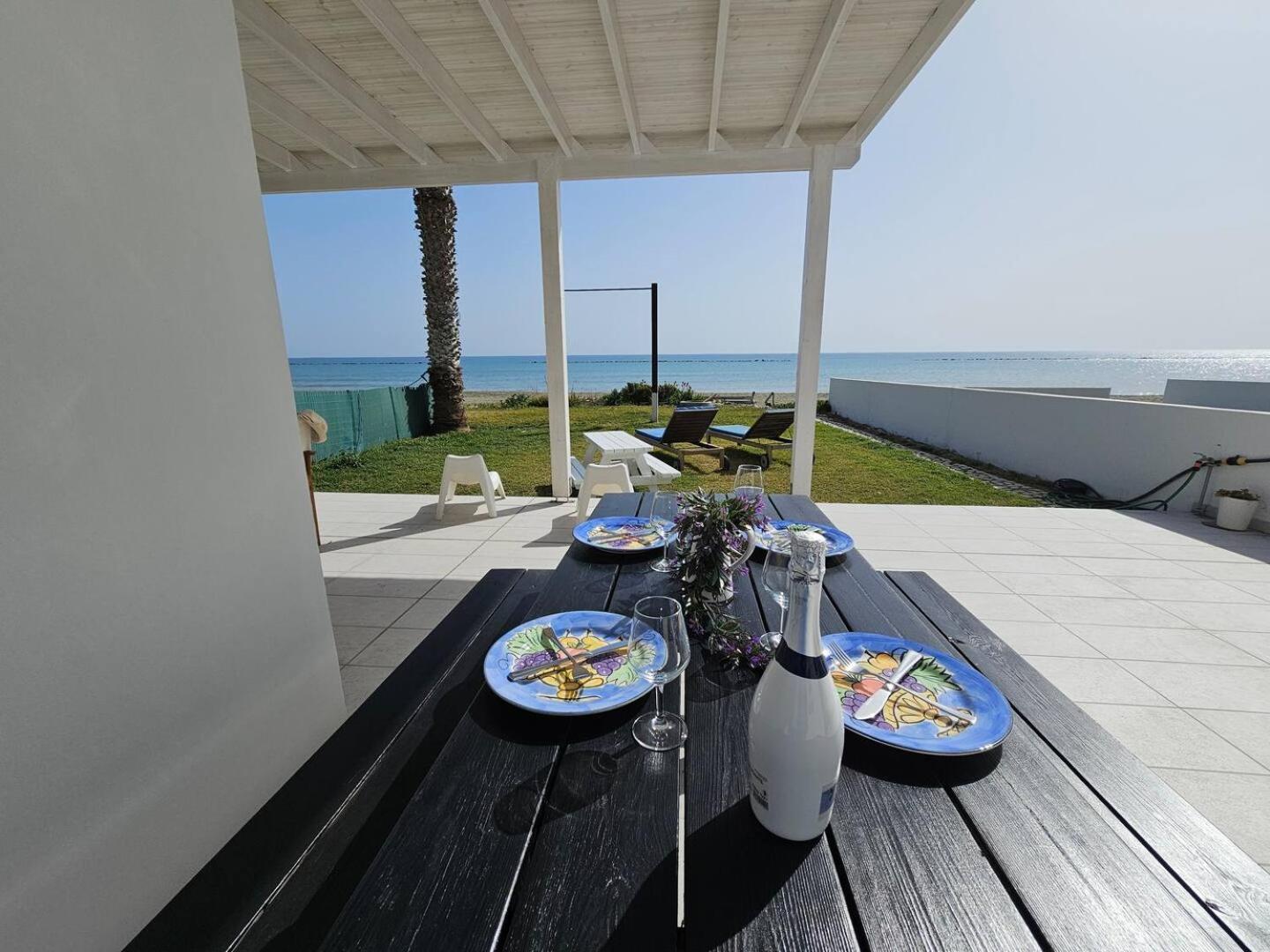Villa Ammos Beachfront Paradise Larnaca