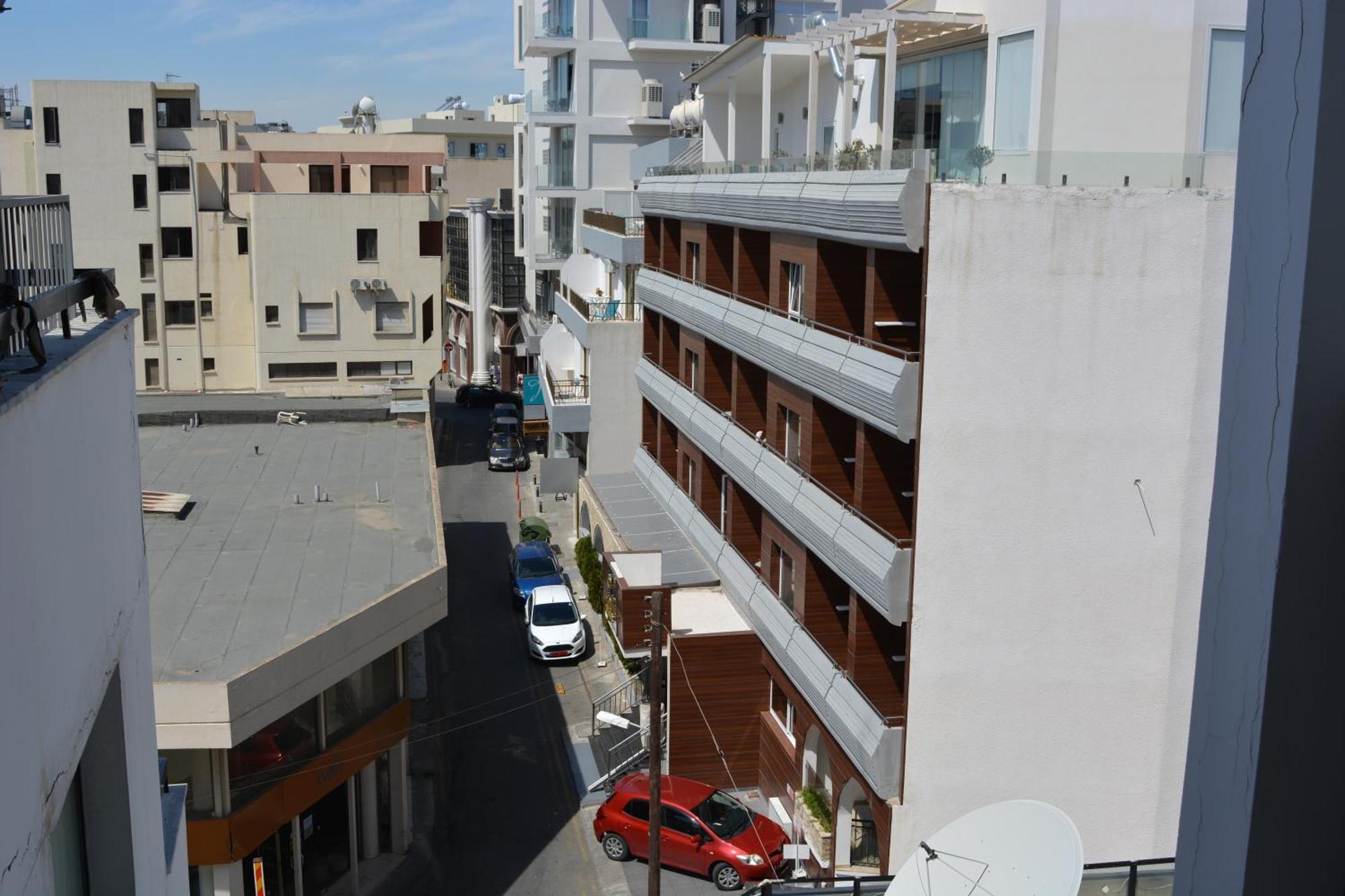 Sunorama Beach Garden 302 Apartment Larnaca