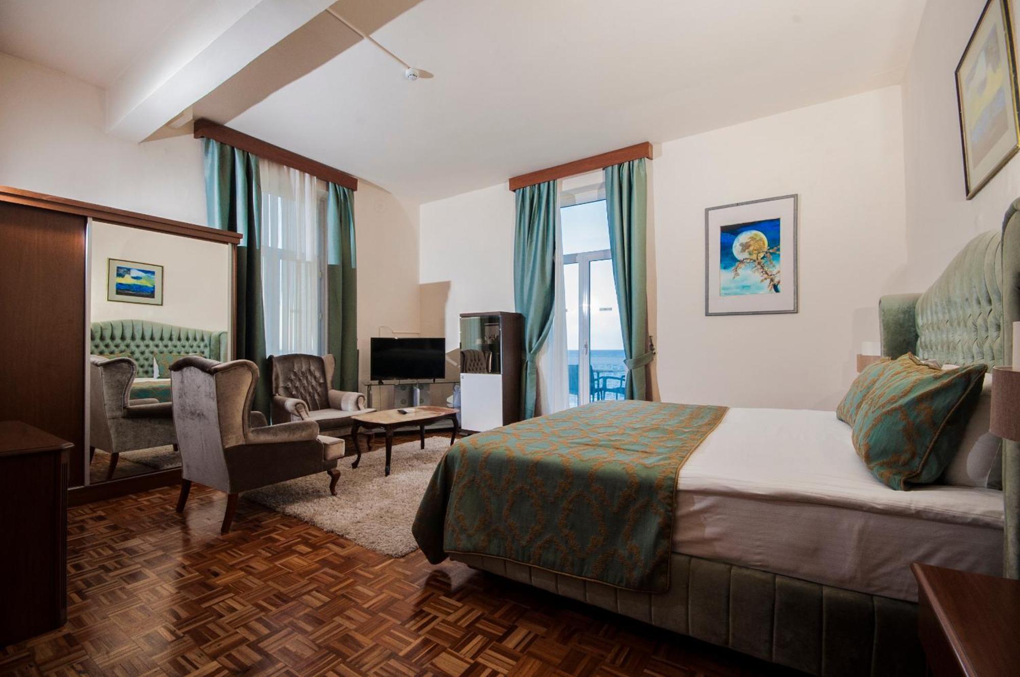 Hotel Dome & Casino At Central Kyrenia Kyrenia (Northern Cyprus)