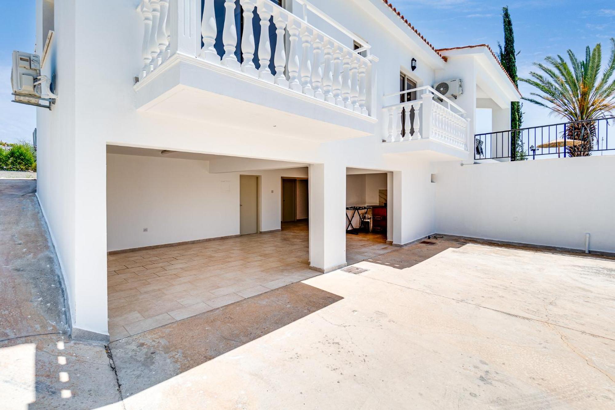Kathi By Ezoria Paphos