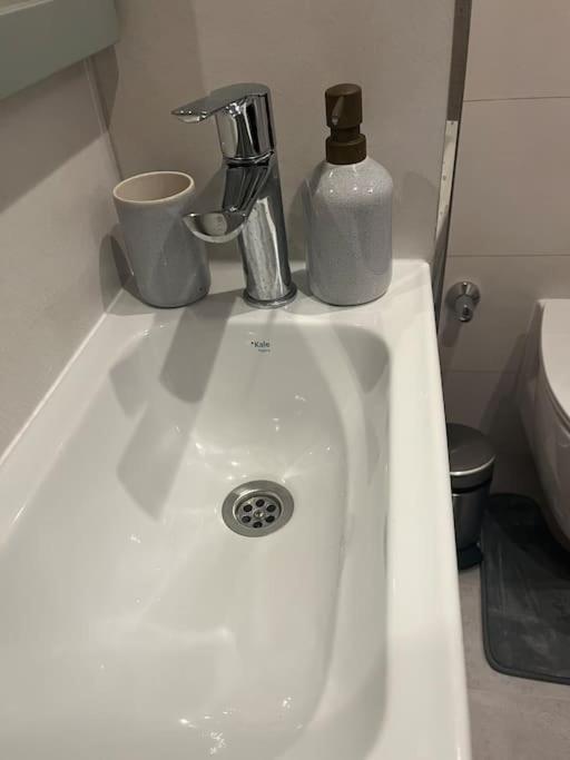 Sunny Seaside Retreat - Apartment, Bahceli Apartment Kyrenia (Northern Cyprus)