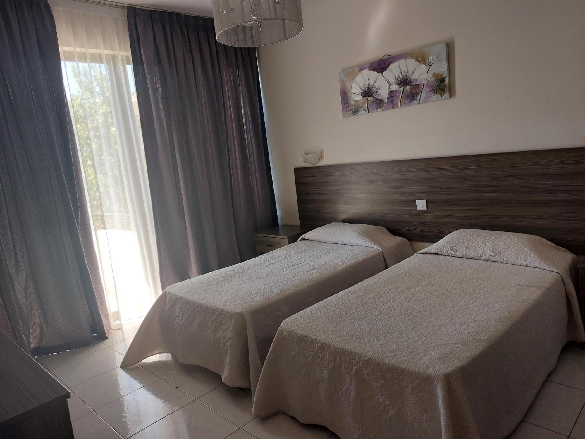Aparthotel Tasiana Star Complex 2*