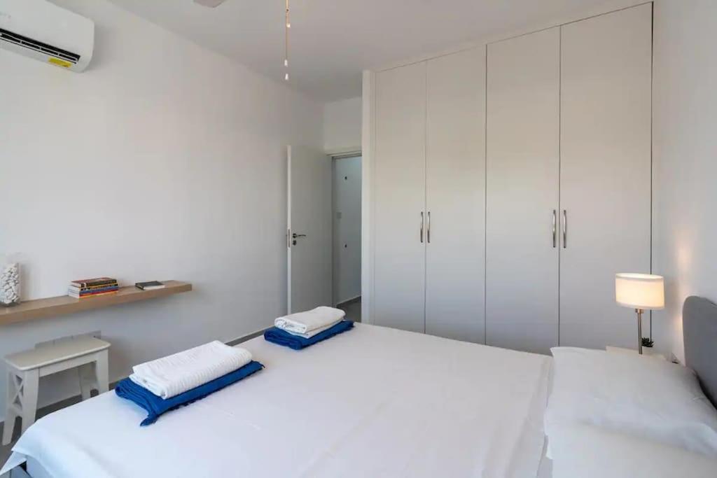 Harbour 1 Bedroom Steps From And Nightlife Apartment *