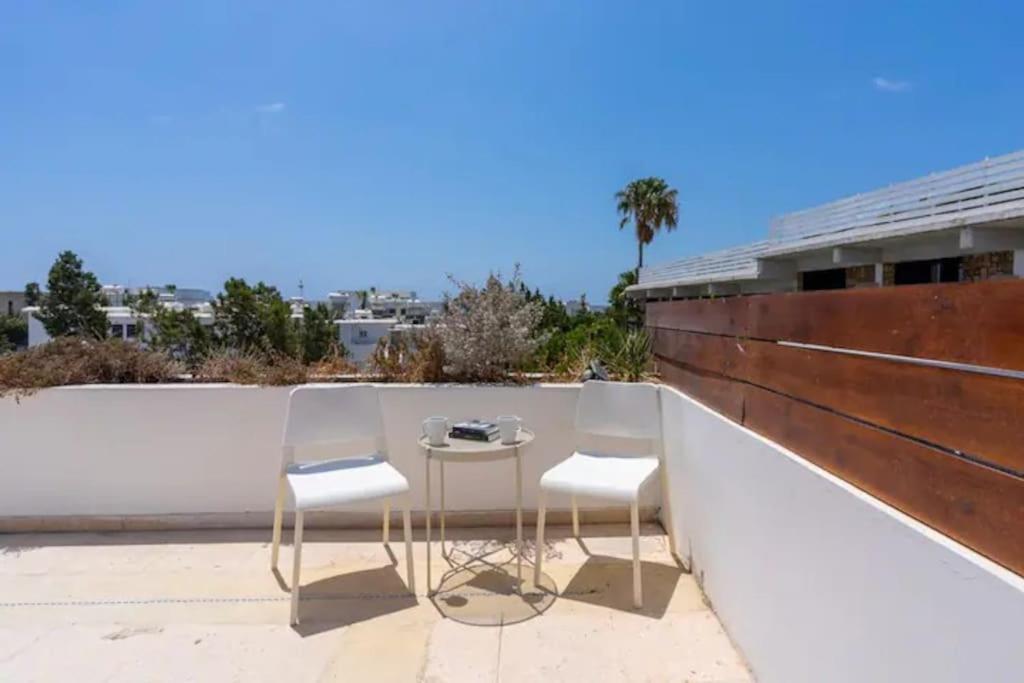 Apartment Harbour 1 Bedroom Steps From And Nightlife *