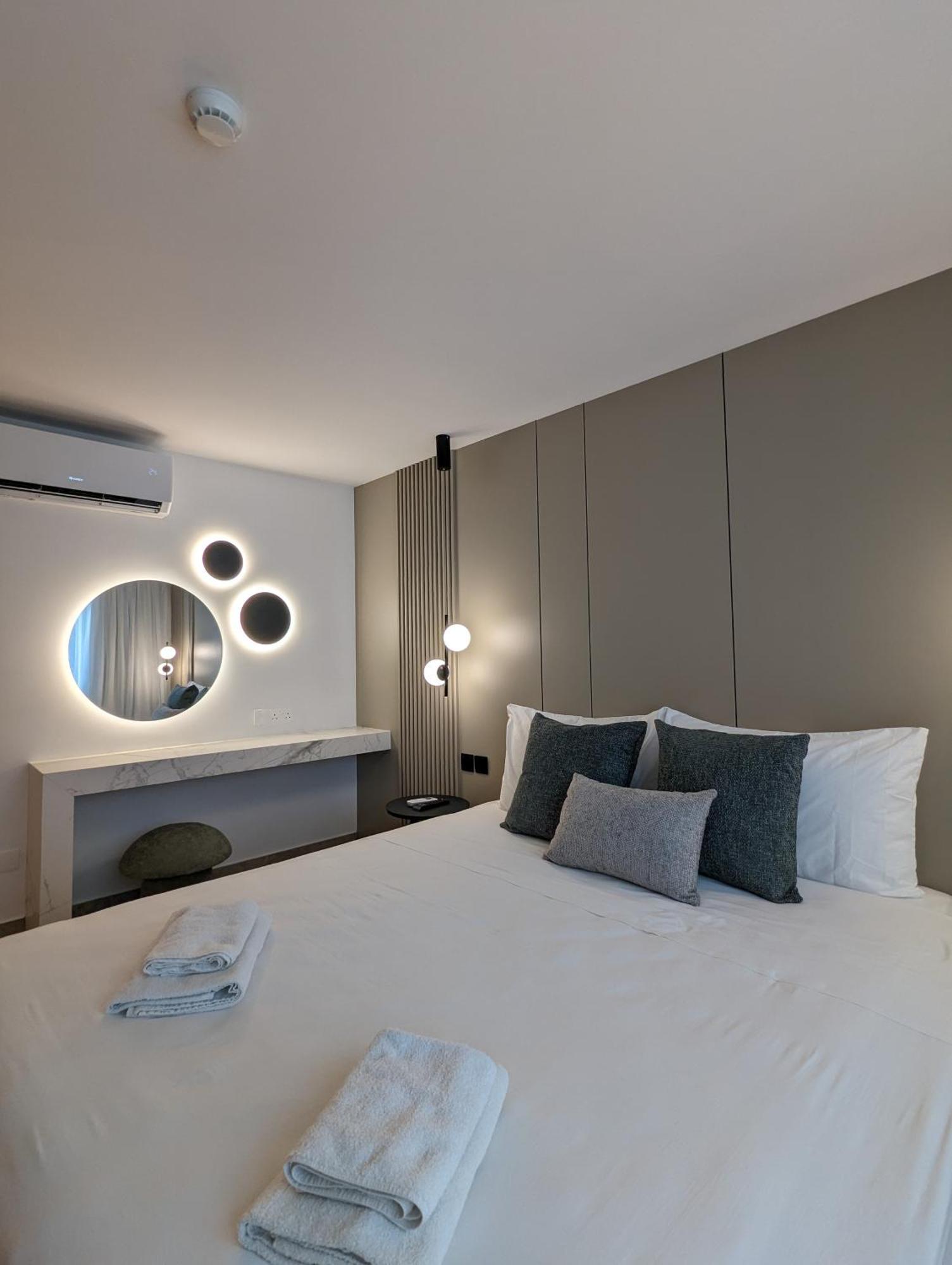 Tuck Larnaca