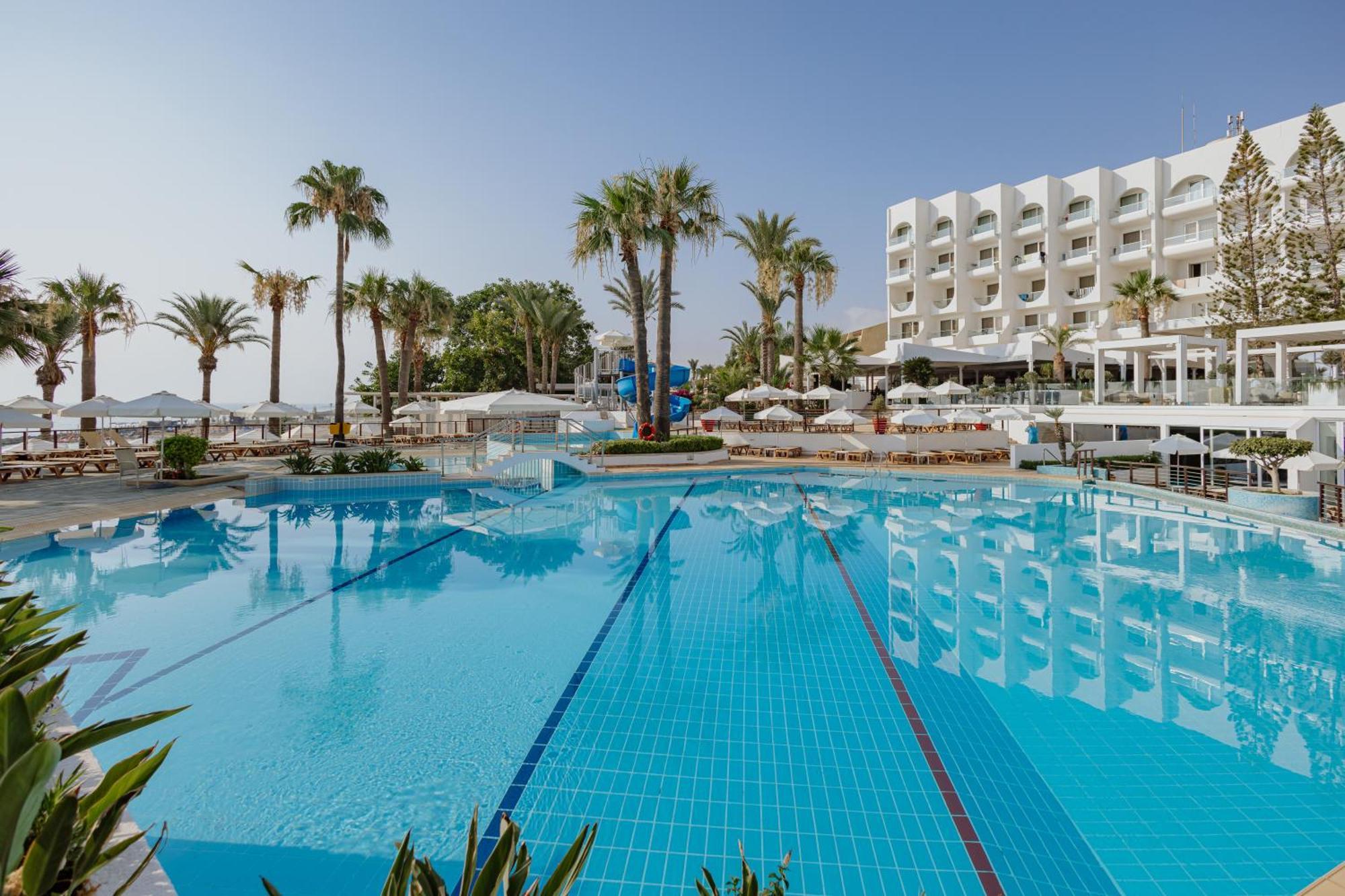 Golden Coast 4*
