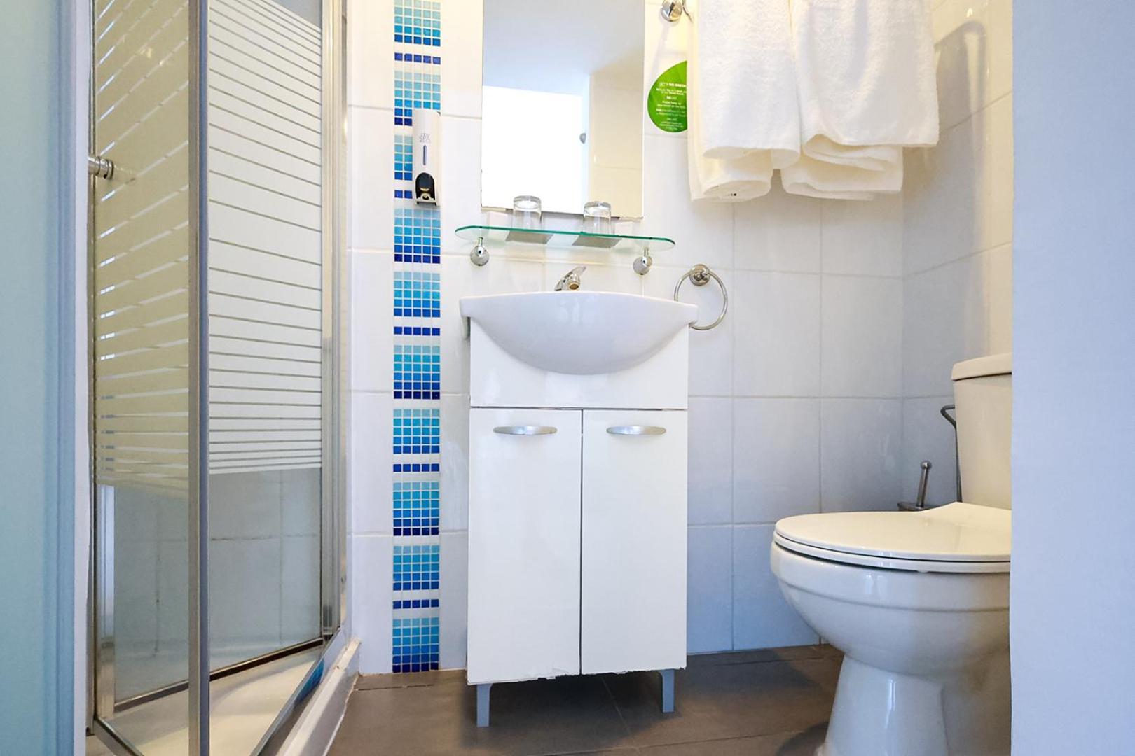 Hotel Mikes Kanarium Larnaca