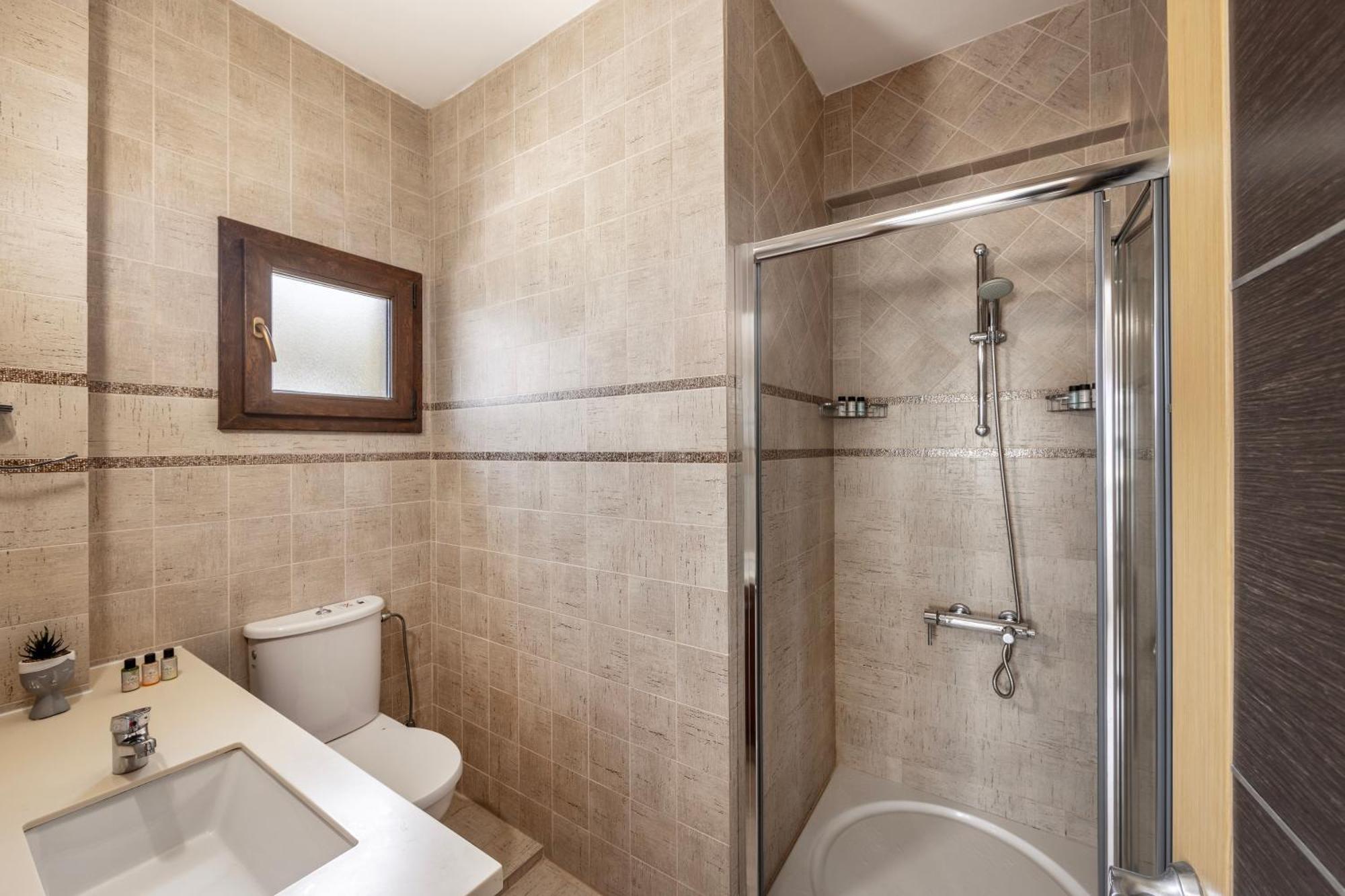 Sunnyvillas: 4br Seafront Villa*private Pool*bw44 * Protaras