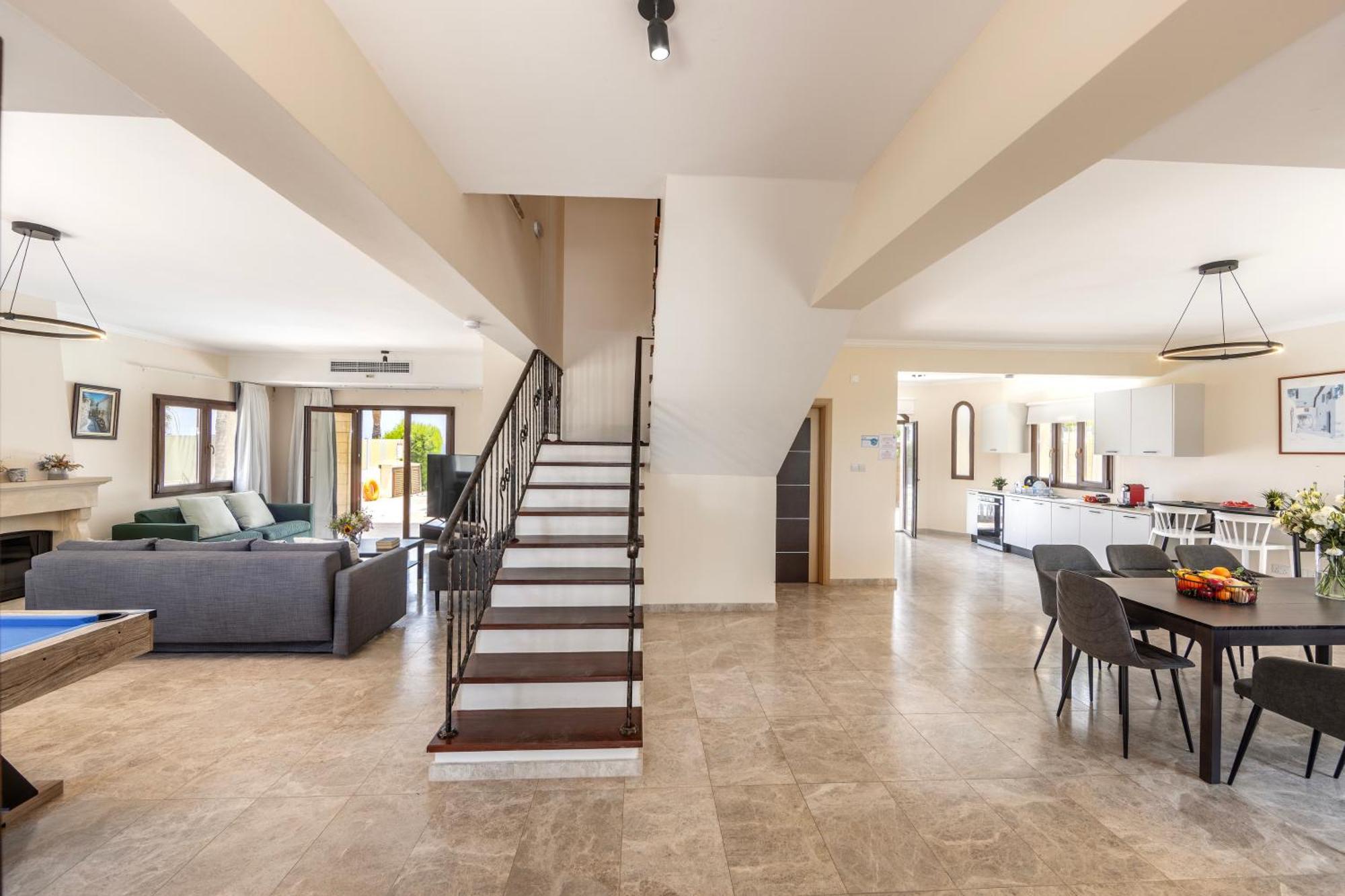 Villa Sunnyvillas: 4br Seafront Villa*private Pool*bw44 Protaras