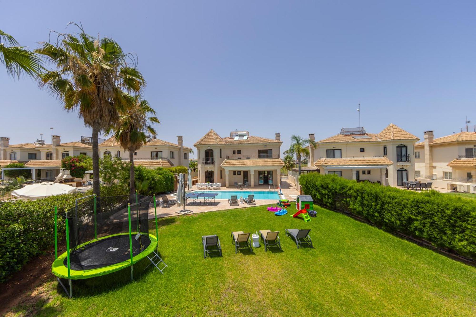 Sunnyvillas: 4br Seafront Villa*private Pool*bw44 * Protaras