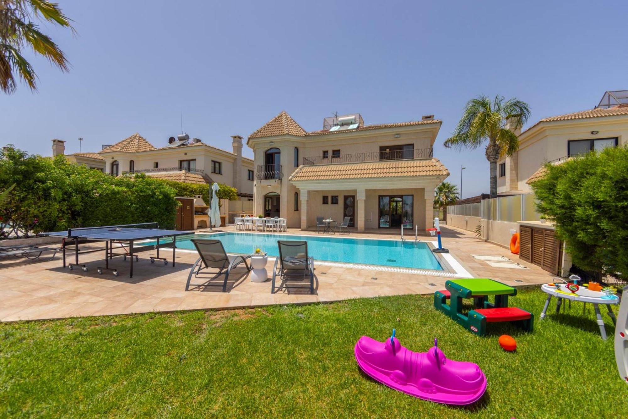 Sunnyvillas: 4br Seafront Villa*private Pool*bw44 Villa *