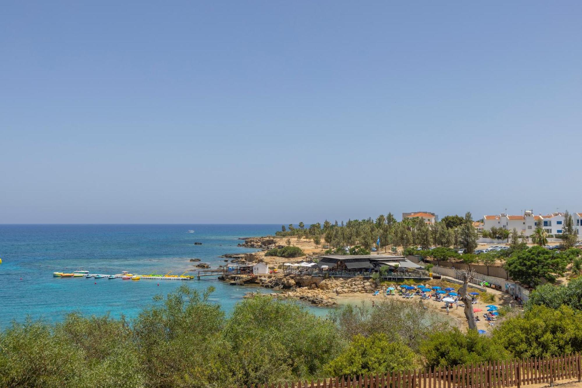 Villa Sunnyvillas: 4br Seafront Villa*private Pool*bw44 Protaras