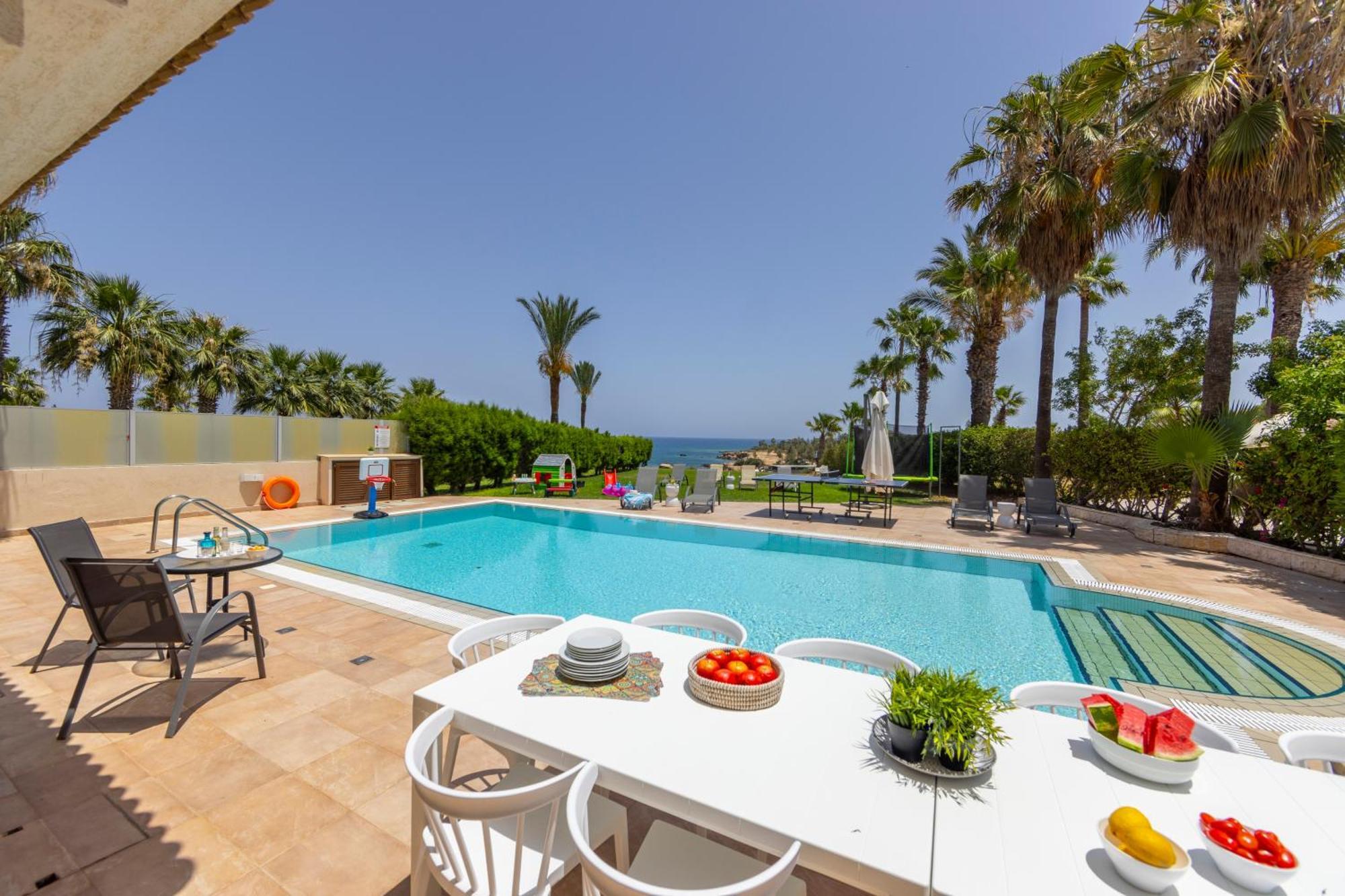Sunnyvillas: 4br Seafront Villa*private Pool*bw44 *