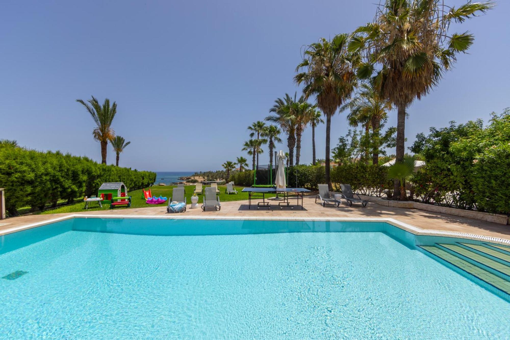 Sunnyvillas: 4br Seafront Villa*private Pool*bw44 * Protaras