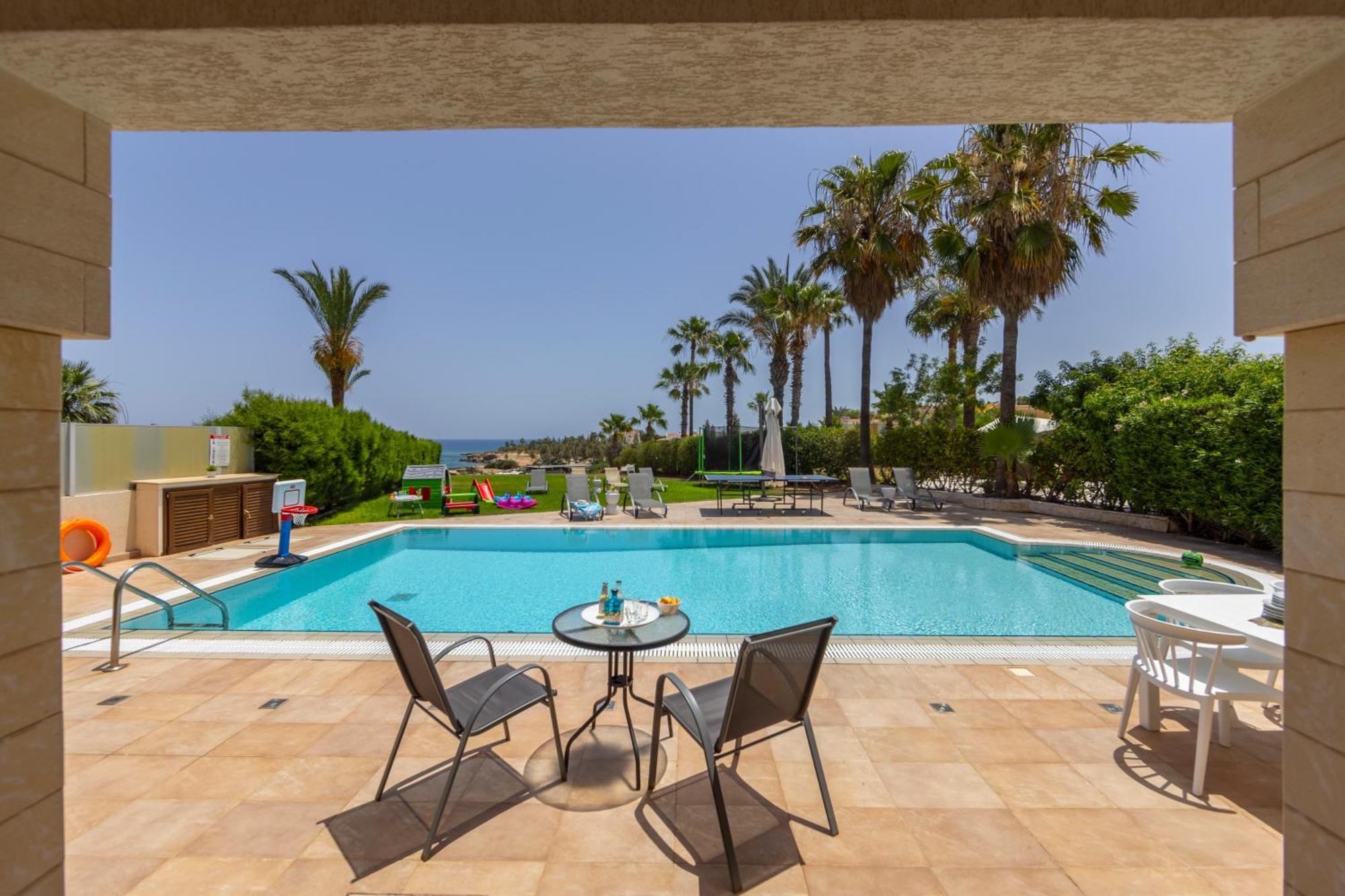 Sunnyvillas: 4br Seafront Villa*private Pool*bw44 * Protaras