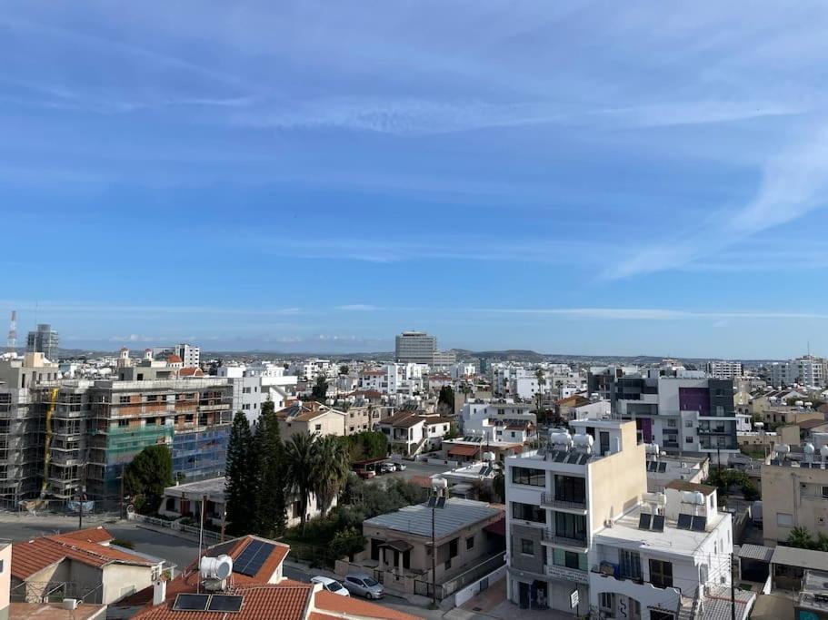 Palm View With Private Rooftop Lárnaca