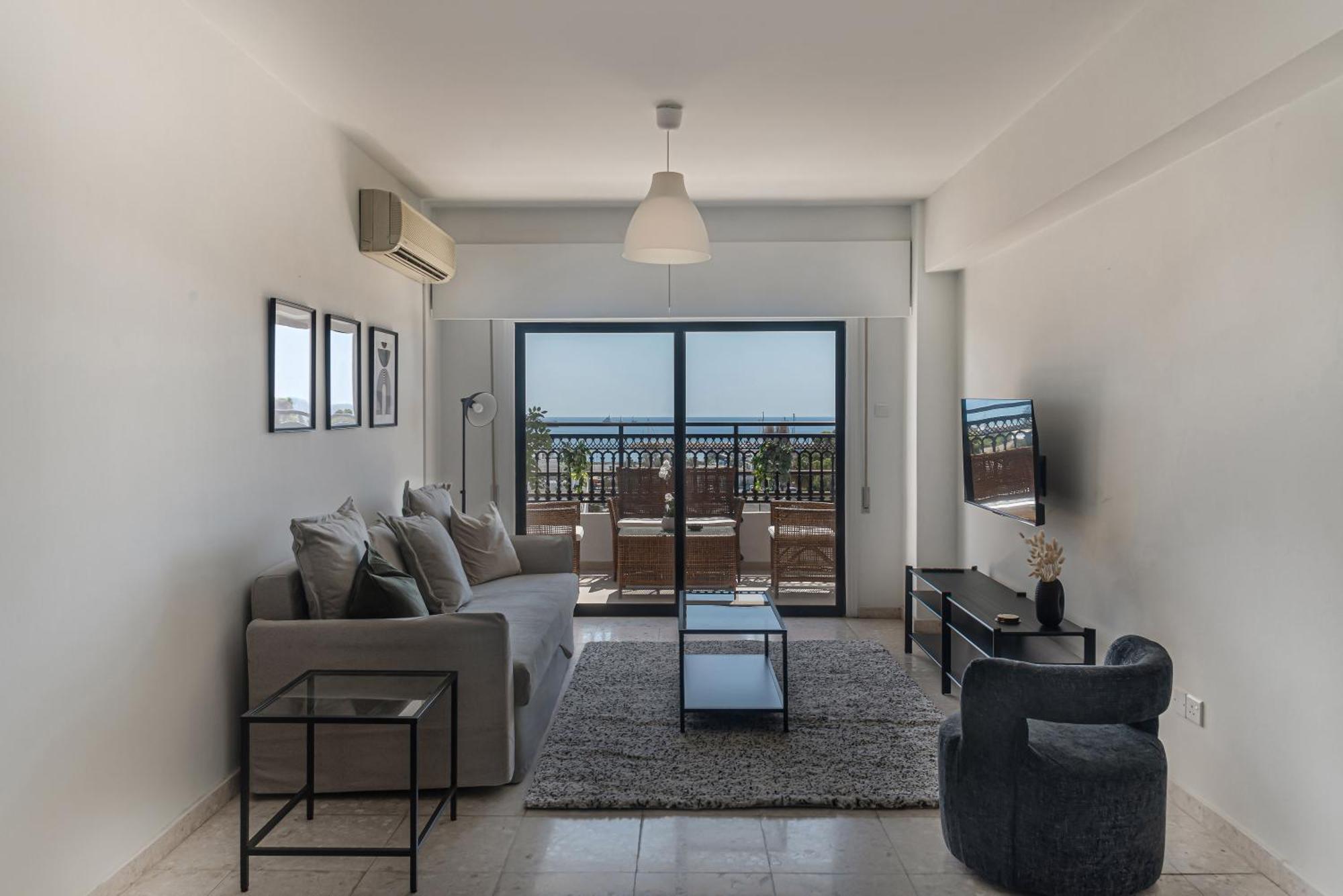 Phaedrus Living Seaview Phinikoudes Flat Larnaca