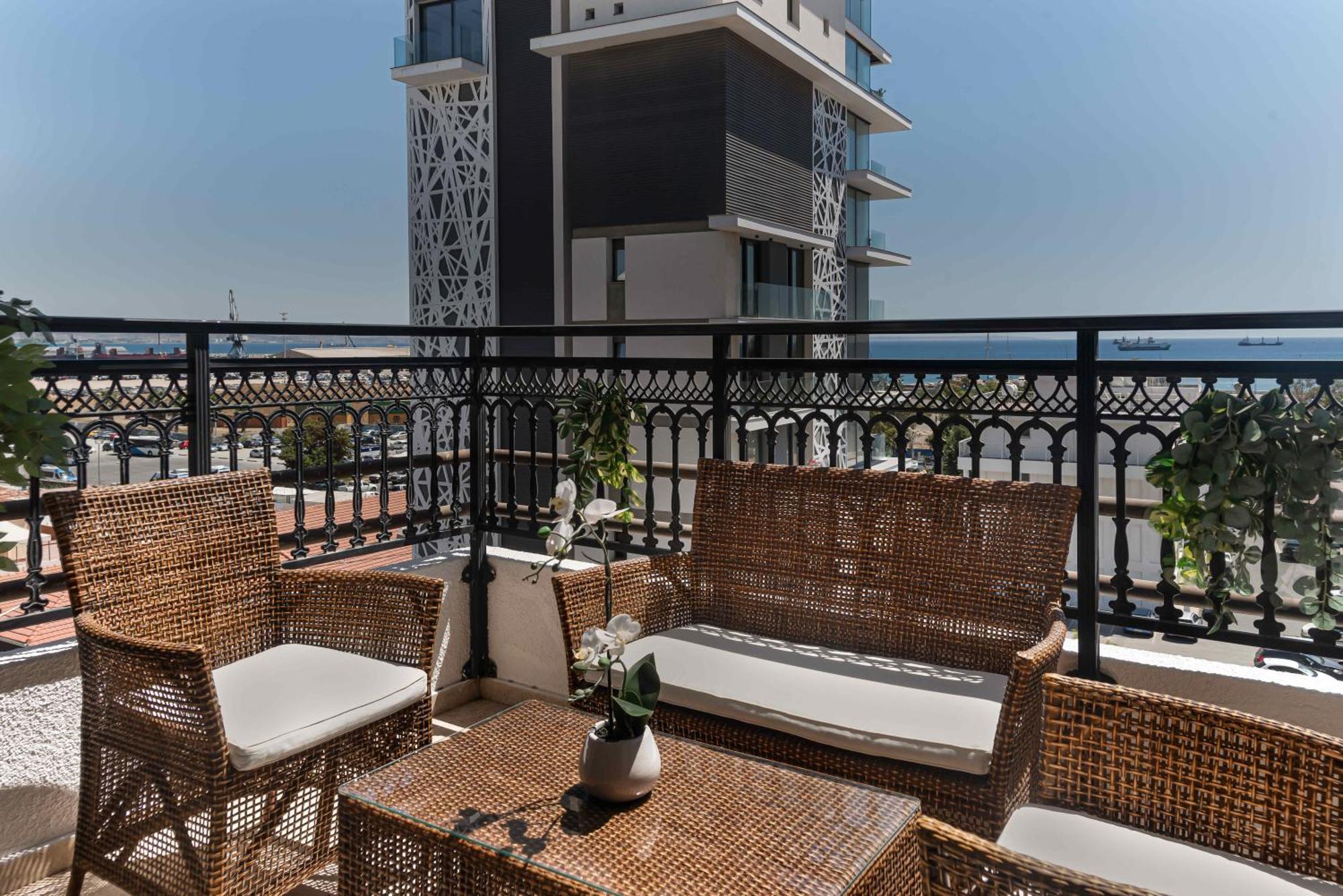 Phaedrus Living Seaview Phinikoudes Flat Apartment