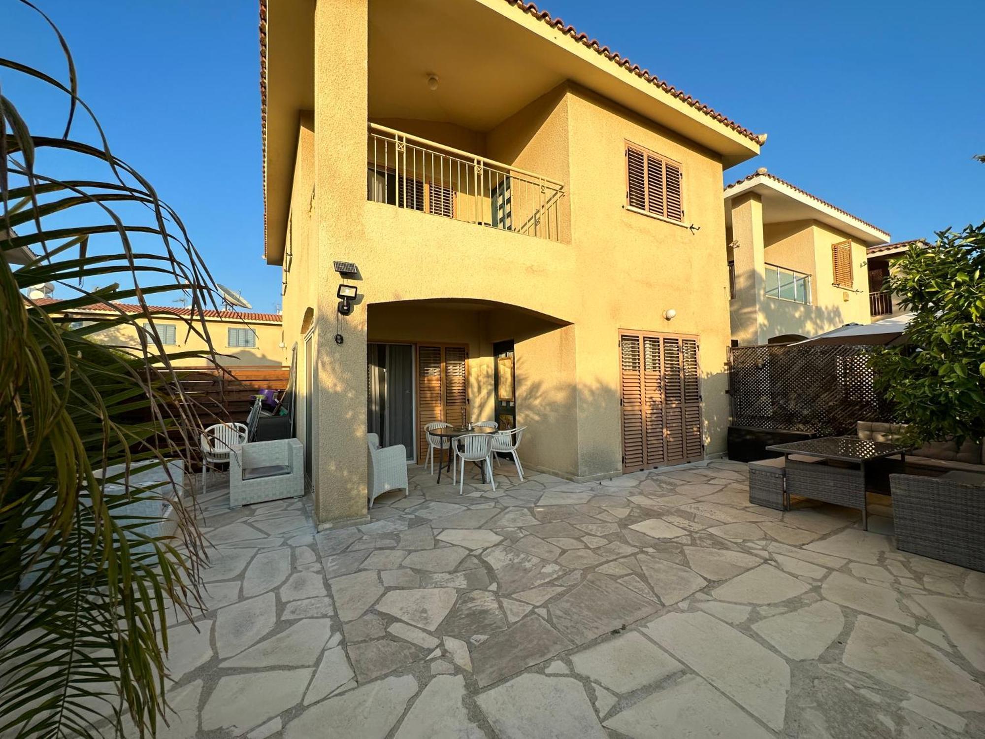New Cozy Near The Beaches In The Magnificent Gardens Of Regina With Swimming Pools! *