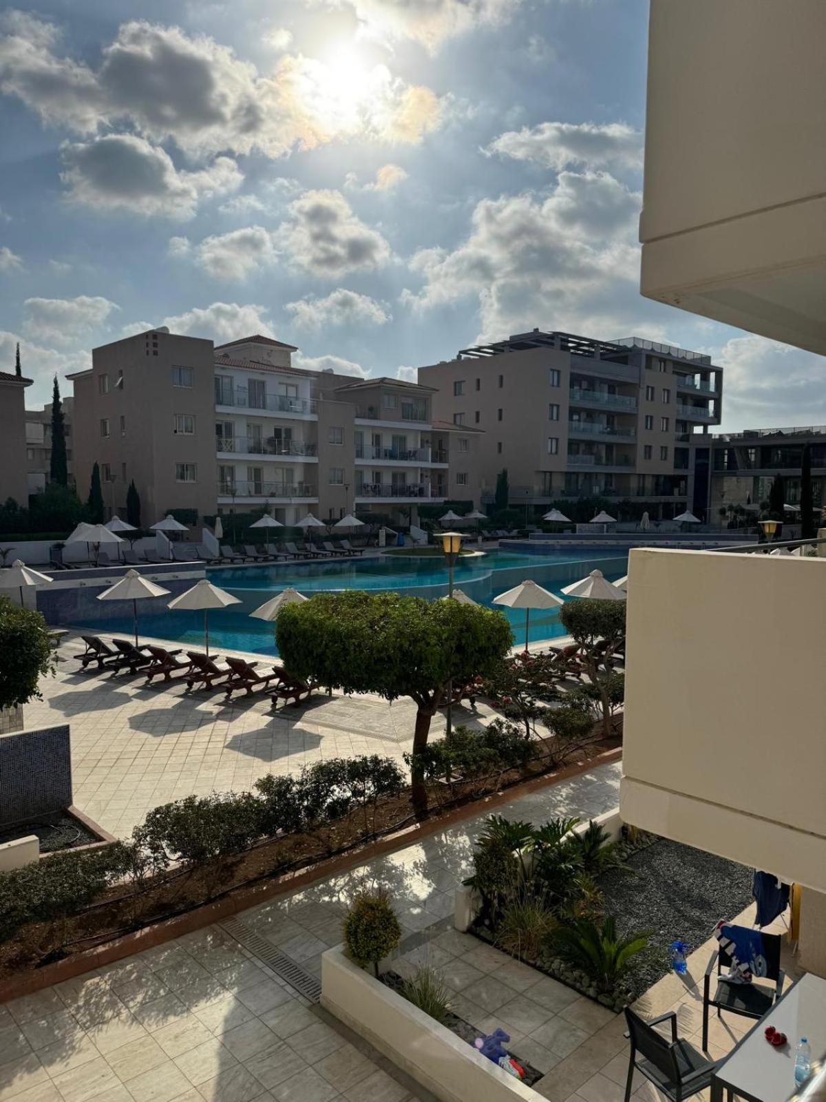 Modern Vacation At Elysia Park Apartment Paphos