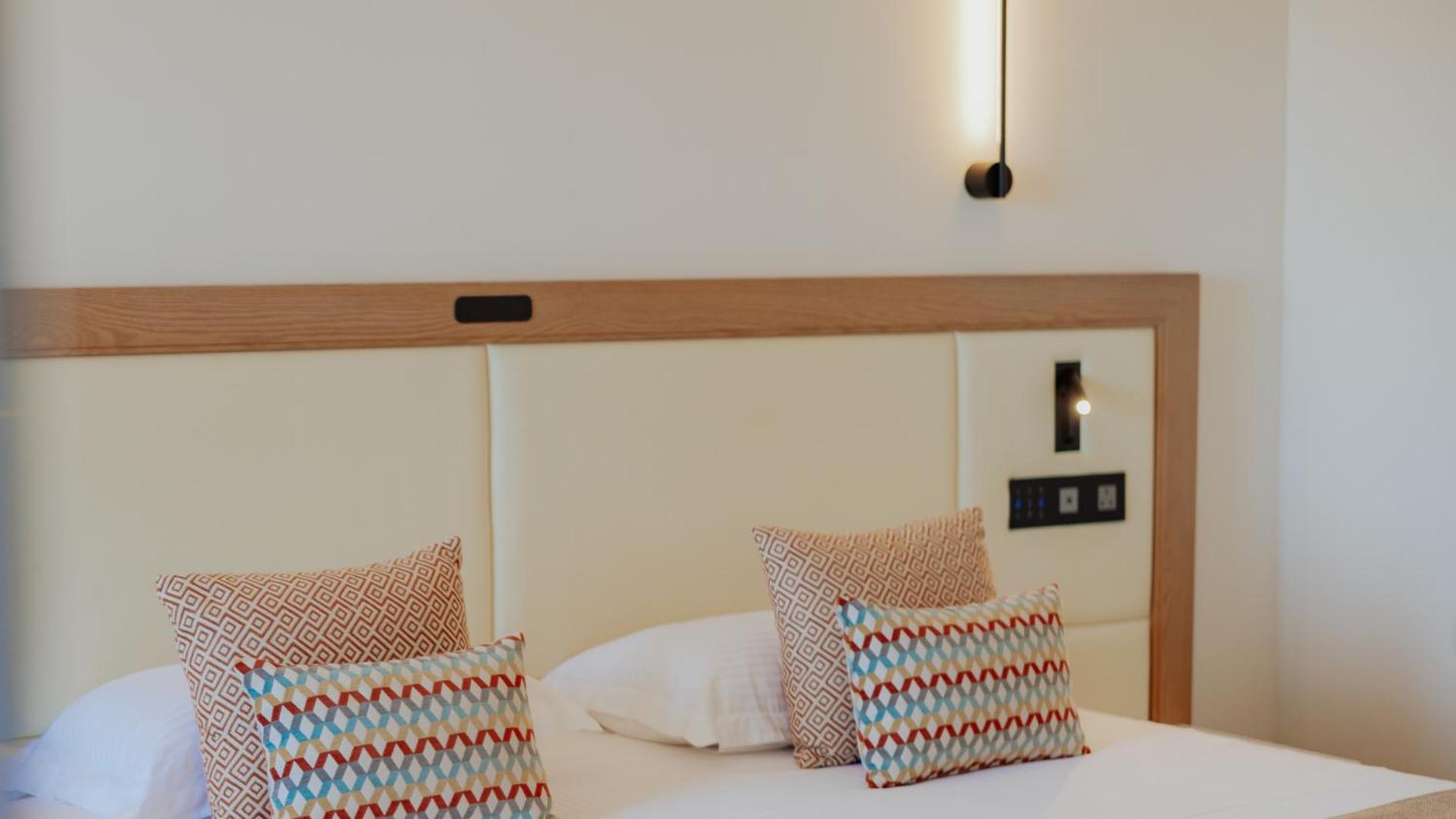 Golden Coast 4*