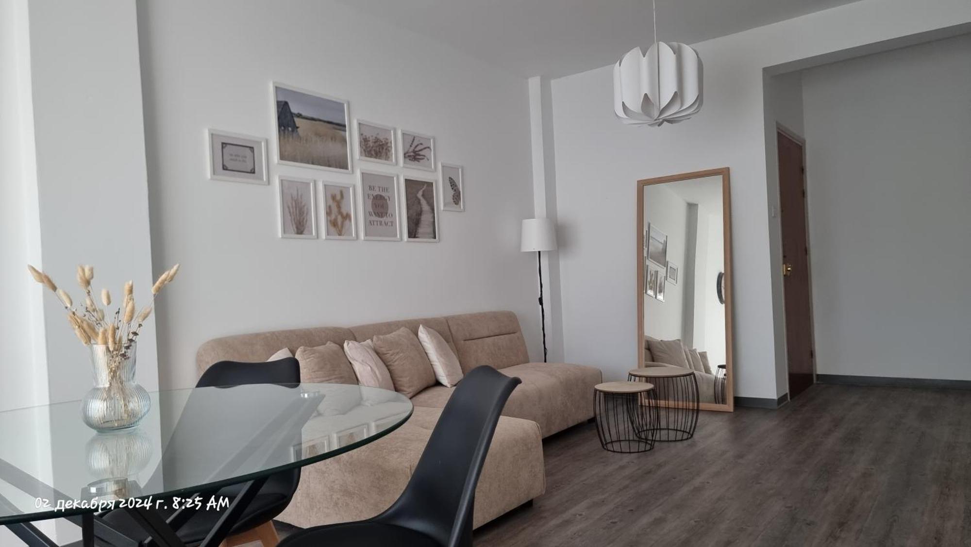 Apartment Apartment's *