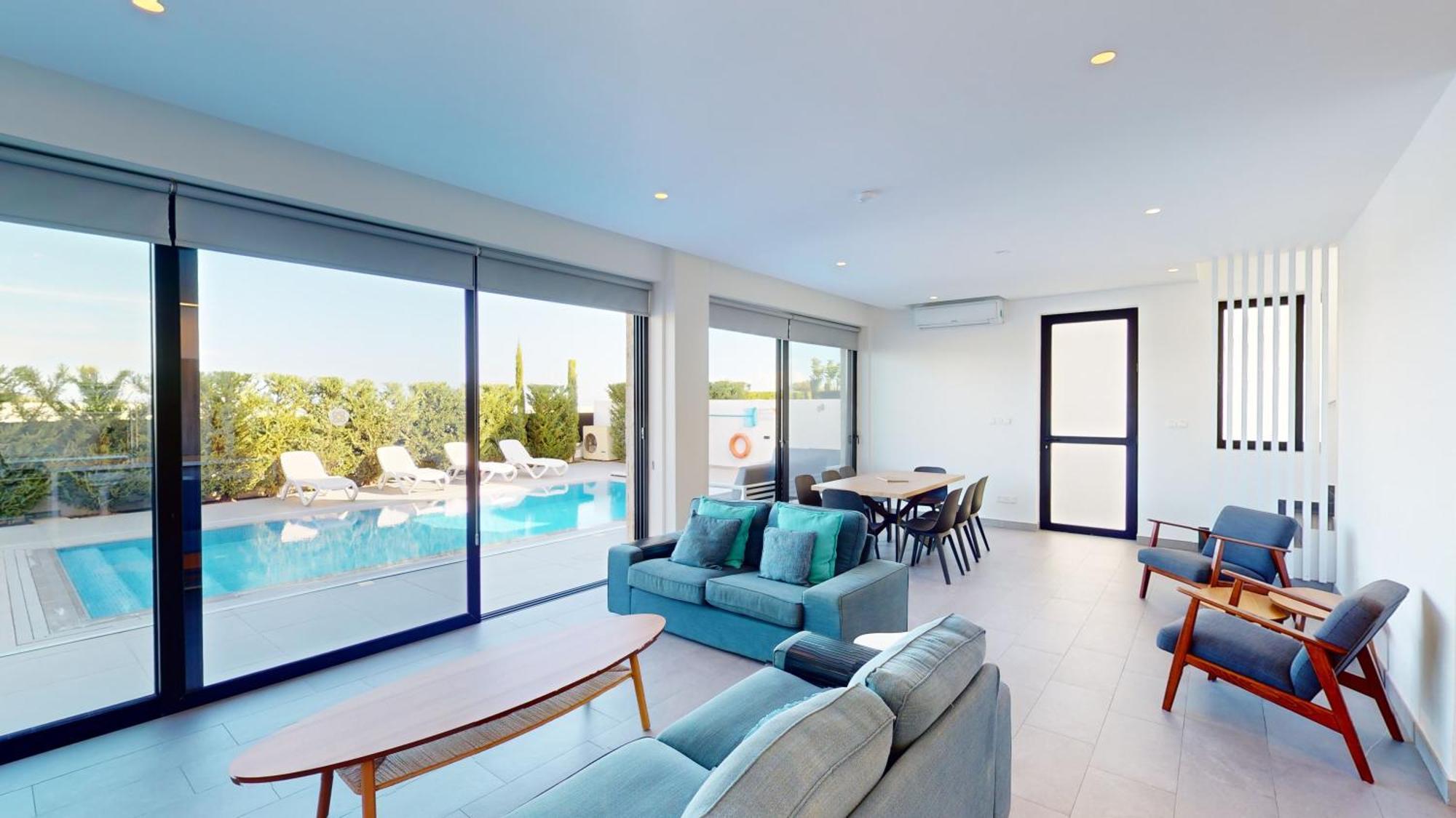 Villa Periyiali Konnos *