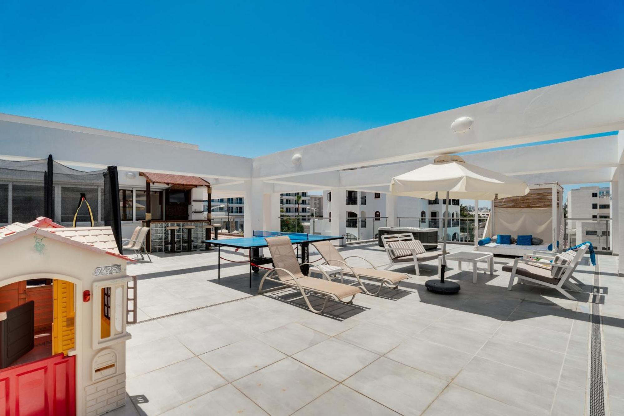 Seafront Protaras Apartments *