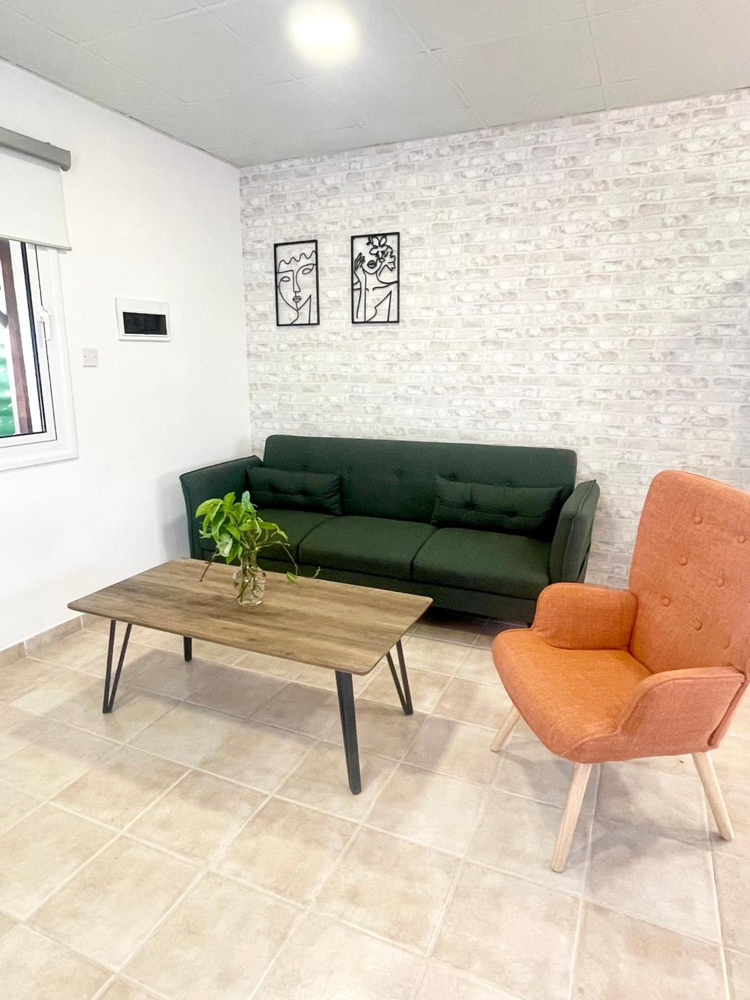 Cosy Refurbished Centre Apartment *