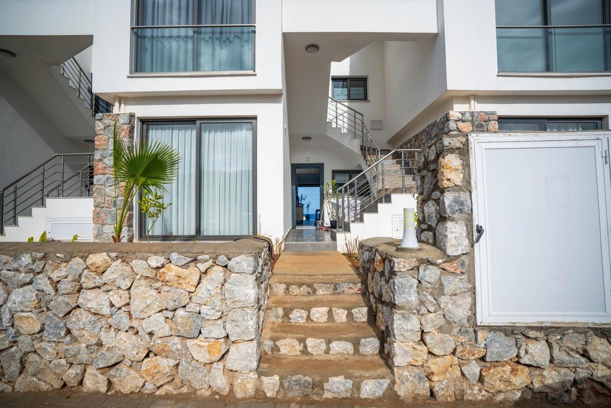 Oceanfront Oasis With Private Pool Stunning Views *