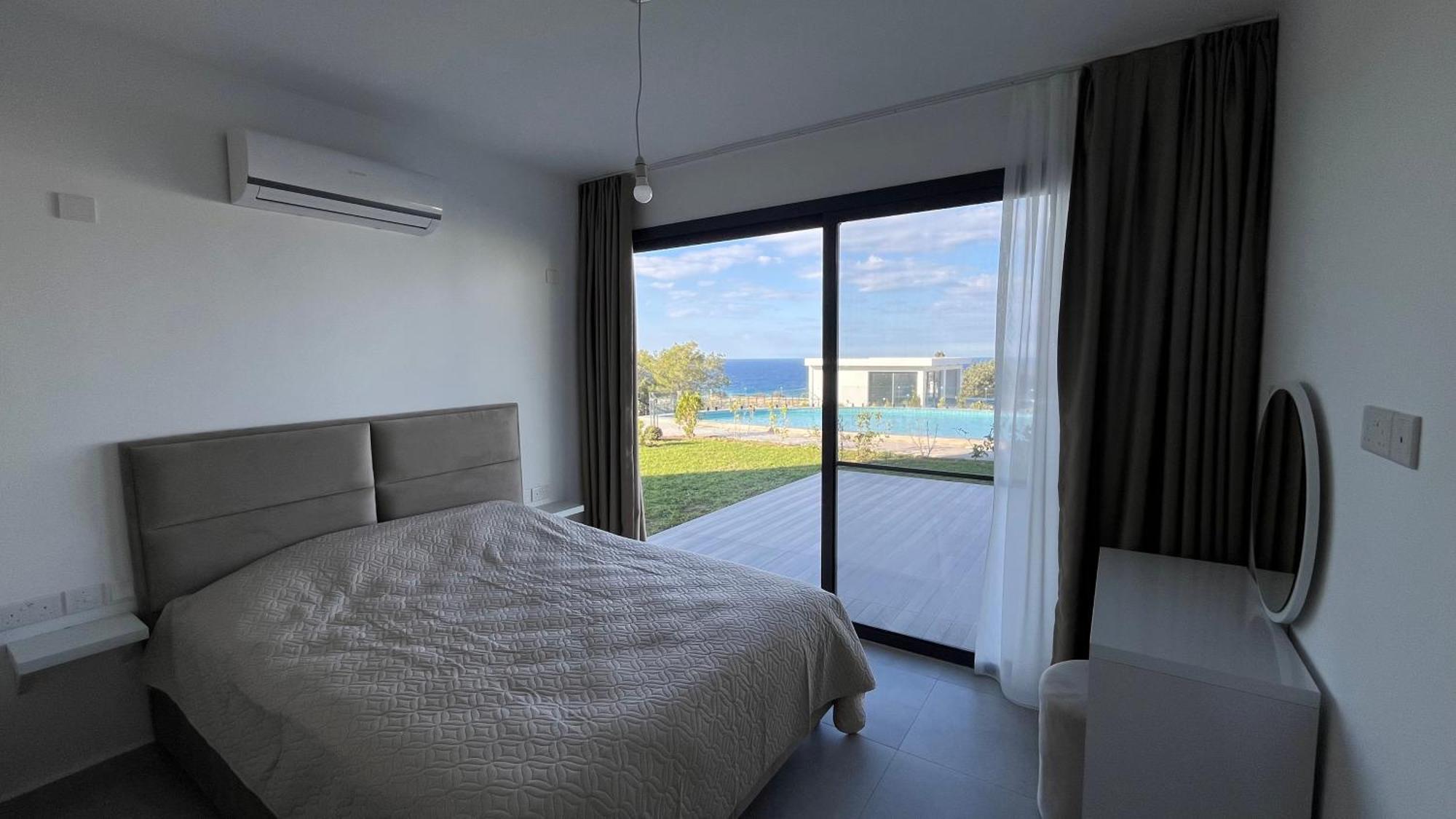 Siesta Beachfront Apartment